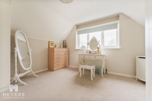 Bedroom- click for photo gallery